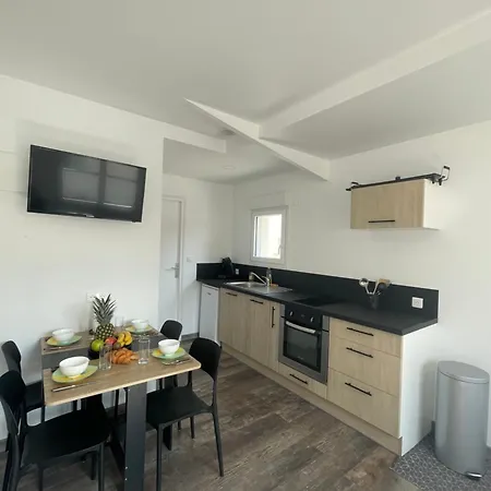 Holiday home Duo De Maisons 2 Min De La